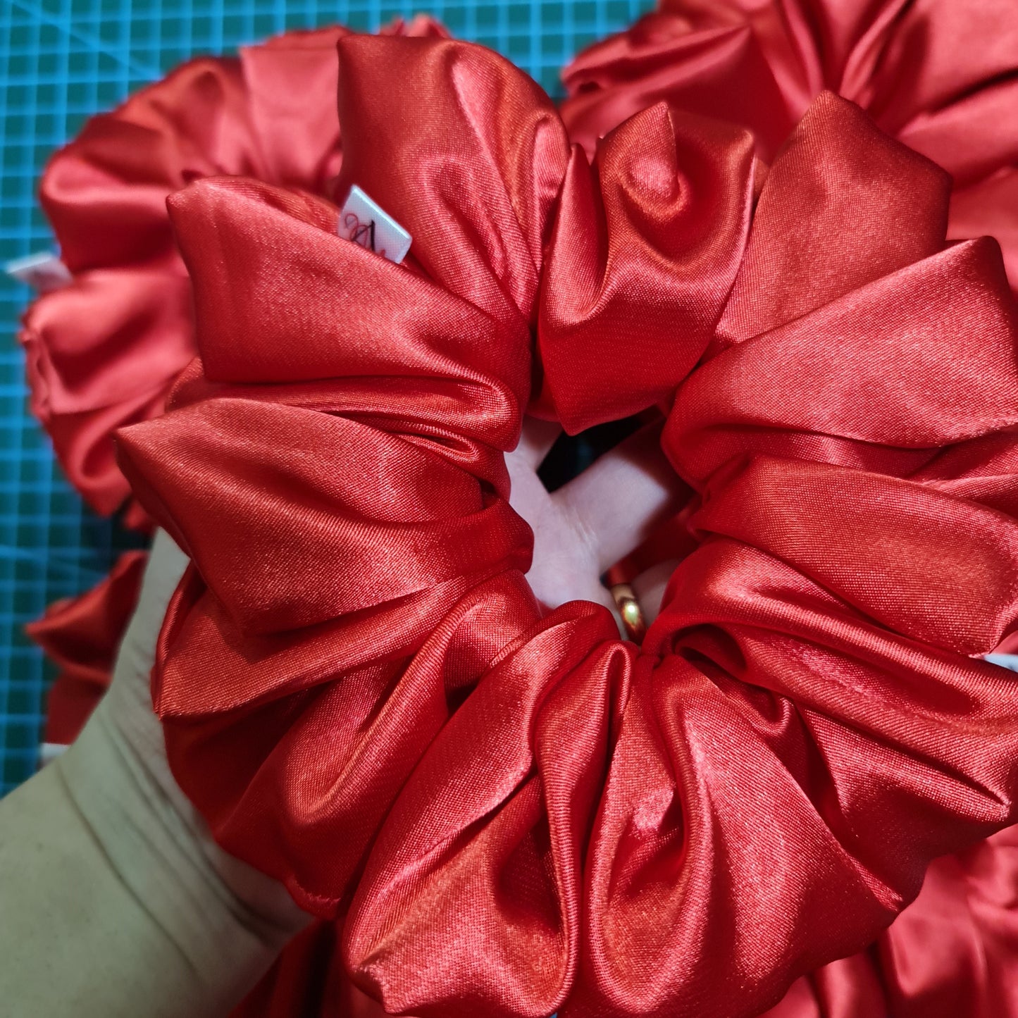 POINSETTIA | Premium Scrunchies