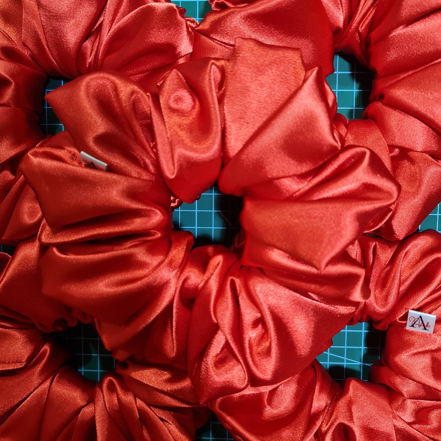 POINSETTIA | Premium Scrunchies